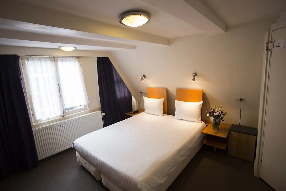 Quentin Golden Bear Hotel Amsterdam 2*,